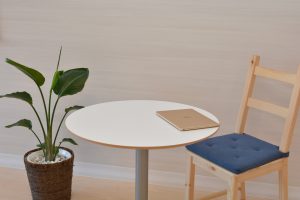 minimalism chair and table